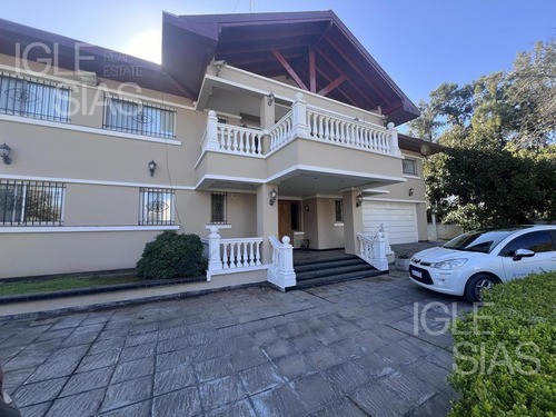 Casa Sobre El Río En Dique Luján