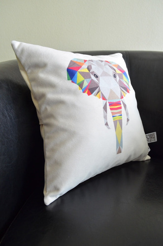 Imagen 3 de 4 de Cojín Decorativo Estampado Elefante