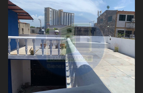 En Venta Cómoda Casa En Tucacas - Falcón.