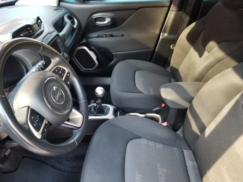 Imagen 14 de 16 de Jeep Renegade 2016 1.8 Sport Plus