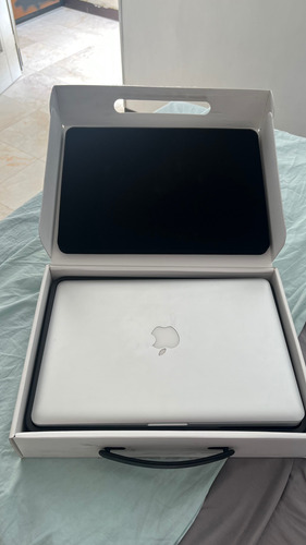 Apple Macbook Pro A1278 Gris, Intel I5, 10gb Ram, 1tb Gris (Usado)