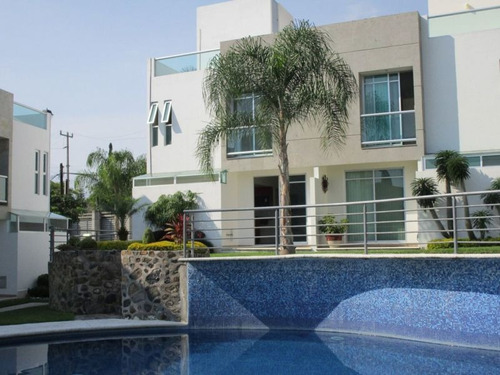 Imagen 1 de 14 de Casa Renta En Condominio Lomas Trujillo A 3 Min De Burgos.