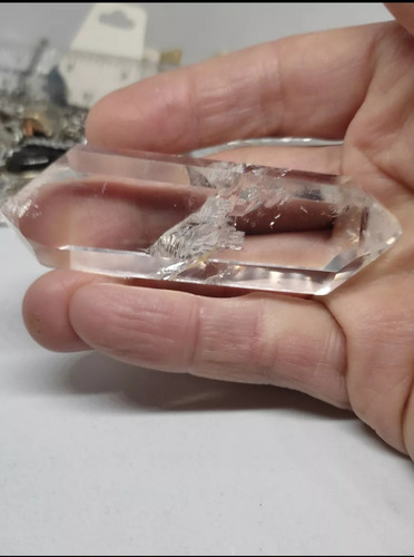 Cuarzo Cristal Biterminal De 8.5 Cms X2.5 Y 7.6 Cms De Circ.