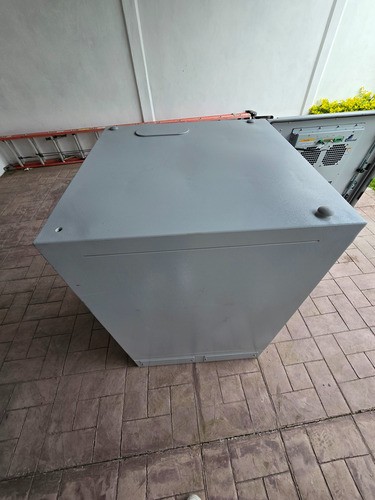 Gabinete Telecomunicaciones Exterior Con Clima Gris (Usado)