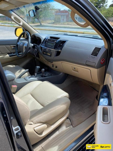 Toyota Fortuner Automática