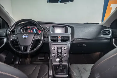 Volvo V40 2.5 T5 Cross Country Awd