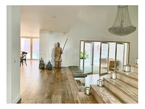 Casa En Venta En Altos Del Poblado. Cod V50776