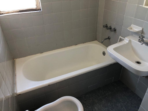 Imagen 10 de 12 de Hermoso Departamento Exelente Ubicacion Bajas Exp Cochera Op