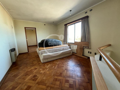 Casa En Venta De 6 Dorm. En Santo Domingo