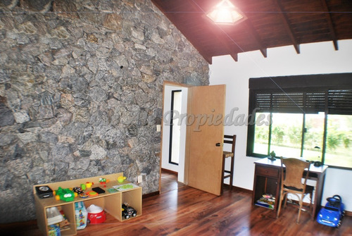 Imagen 7 de 14 de En Venta Casa De Tres Dormitorios Colonia Del Sacramento
