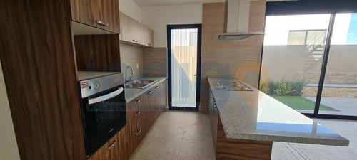 Casa En Venta En Zibata (acacia) Finos Acabados Oportunid
