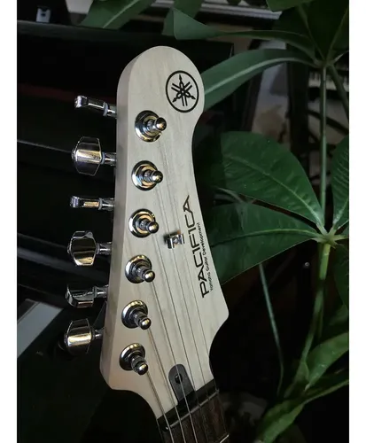 Guitarra Yamaha PAC112V VW Vintage White Startocaster | Frete grátis