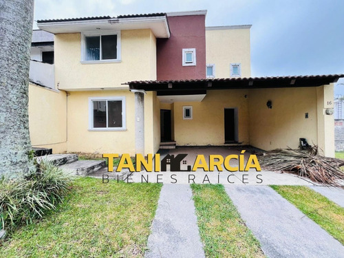 Vendo Casa Amplia En Excelente Ubicación