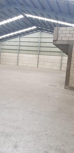 Imagen 8 de 11 de Bodega En Renta De 1200 M2 Con Área De Oficinas Y Baños