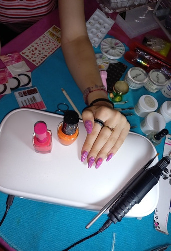 Imagen 2 de 5 de Uñas Esculpidas, Todas Las Técnicas
