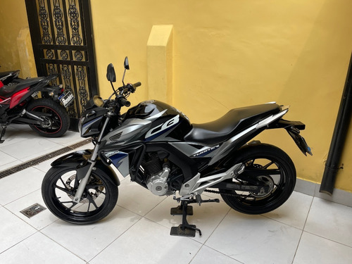 Imagem 6 de 12 de Honda Cb 25f Twister 2019 Repleta De Acessórios Troco !!
