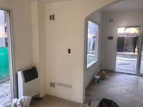 Imagen 8 de 30 de Venta De Casa En Dos Plantas En Barrio Cerrado Sin Expensas