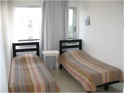 Venta De Apartamento 2 Dormitorios, Roosevelt