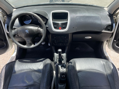 Peugeot 207 2011 Compact