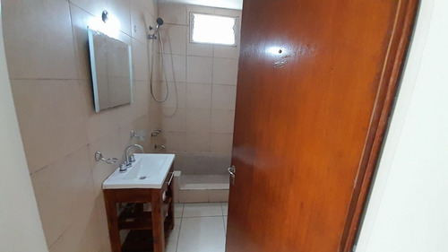 Casa Tipo Ph 3 Ambientes Muy Comodo En Castelar