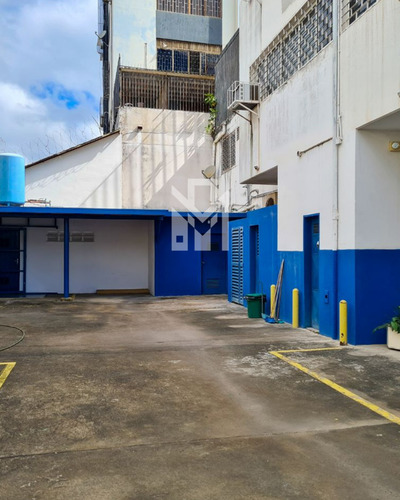 Edificio De 4 Niveles En Venta, Castillito, Puerto Ordaz, Estado Bolivar