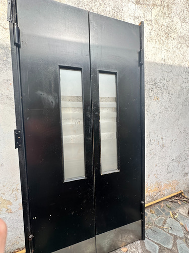 Puerta Vaivén Doble Hoja C Visor 2.20x235 Industrial Leer ! Negro (Usado)