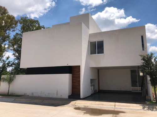 Imagen 2 de 12 de Casa Sola En Venta Loretta