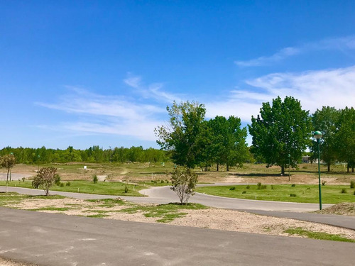 Venta De Casa En Pozo, B° Privado Canales De Plottier