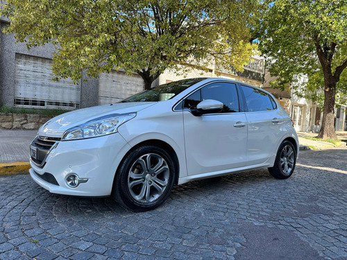 Peugeot 208 1.6 Feline