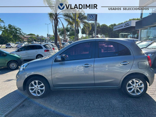 Nissan March -