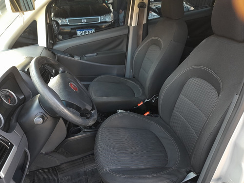 Imagem 8 de 15 de Fiat Idea Essence 1.6