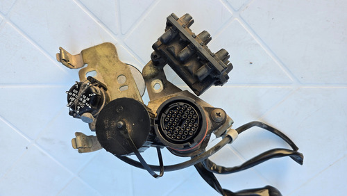 Conector Ecu Redondo Mb 38 Pines Mercedes Benz W202 C280 (Usado)