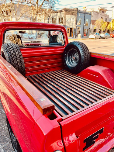 Ford F-100 Naftera