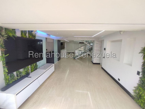 26-56 Un Ph Dúplex Con Estilo Y Comodidad En Venta
