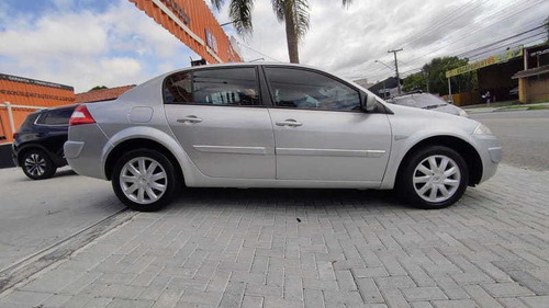 Imagem 10 de 15 de Renault Megane Sedan Dynamique 2.0 16v 4p 2011