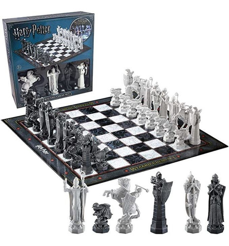 The Noble Collection Harry Potter Wizard Chess Set - 32 Pie