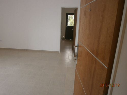 Departamento En Venta De 2 Dormitorios En Barrio Alberdi, Cordoba