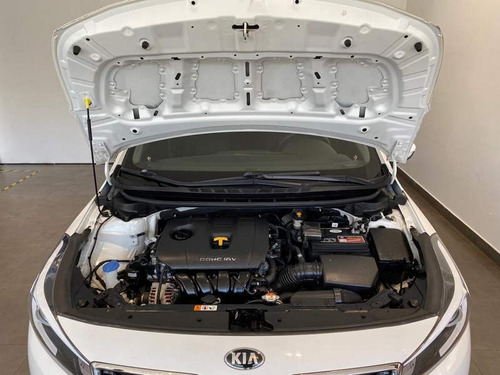 Imagen 4 de 14 de Kia Forte Lx T/m 4 Puertas
