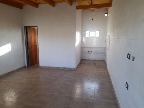 Condominio Con Cuatro Departamentos. Villa Giardino Cordoba