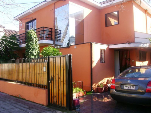 Casa En Venta De 5 Dorm. En Providencia