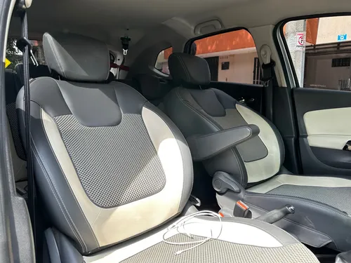Renault Captur 2.0 Intens Automática
