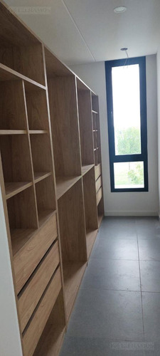 Casa En Venta En El Barrio Araucarias - Puertos / Escobar