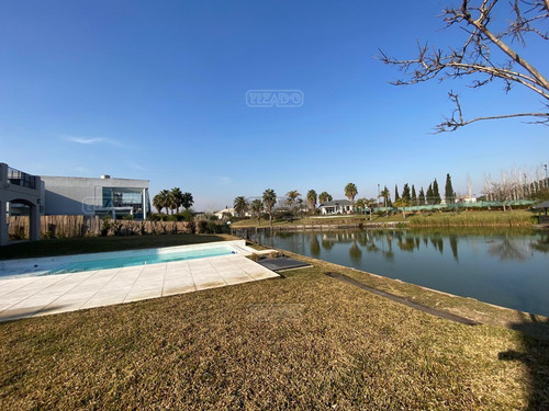 Casa En Venta Al Lago En Las Glorietas, Nordelta, Tigre
