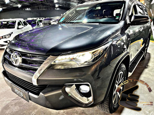 Imagen 2 de 15 de Toyota Sw4 2018 2.8 Srx 177cv 4x4 7as At