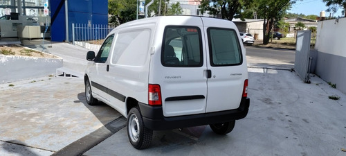 Imagen 15 de 21 de Peugeot Partner Furgón 1.6l Nafta My 2023
