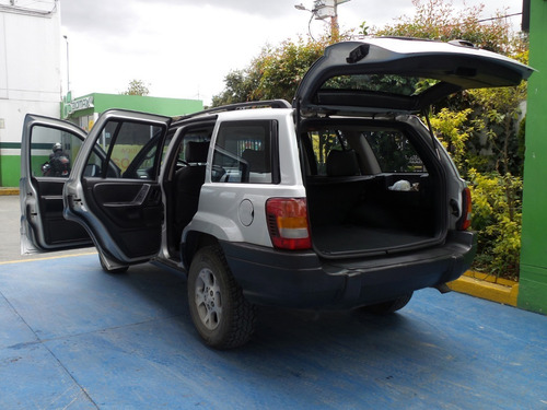 Jeen Grand Cherokee