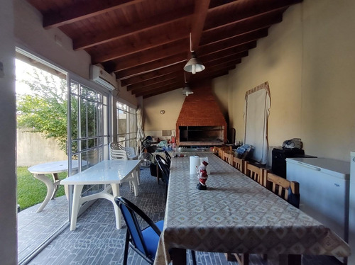 Imagen 13 de 15 de Casa En Venta 4 Dormitorios Parque Pileta Garage Permuta