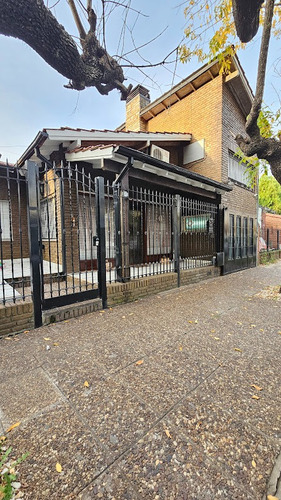 Castelar Chalet Cercano A La Estacion