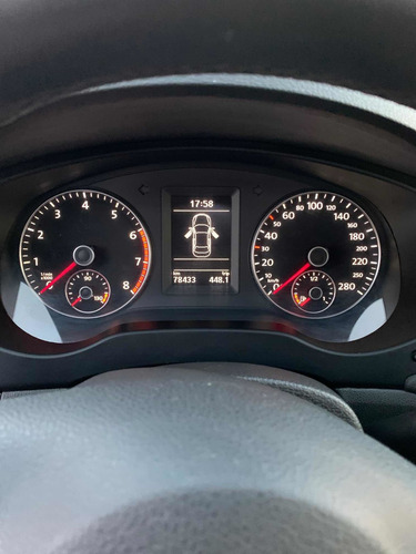Imagen 4 de 7 de Volkswagen Vento 2.5 Luxury 170cv 2014