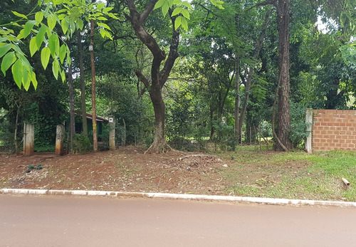(v619) Amplio Terreno En El Centro De Garupa